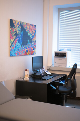 MVZ_Schlump-One_Behandlungszimmer2_c_Klinik_Manhagen